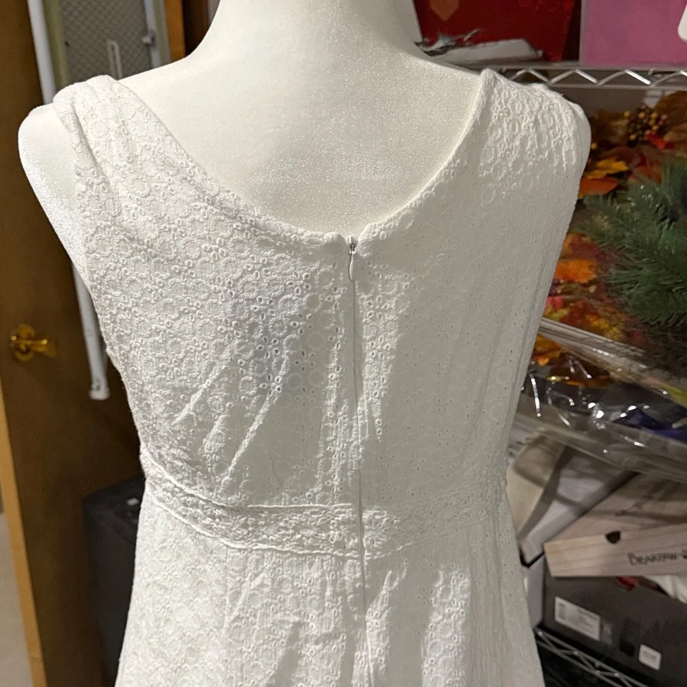 NWOT R&K Originals White Sleeveless V-Neck Summer Dress 🍊